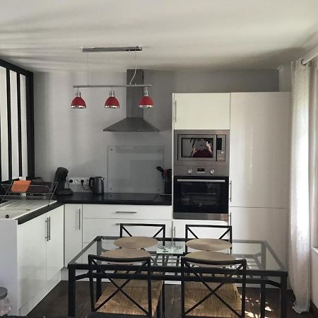 Maison De Ville באיו מראה חיצוני תמונה