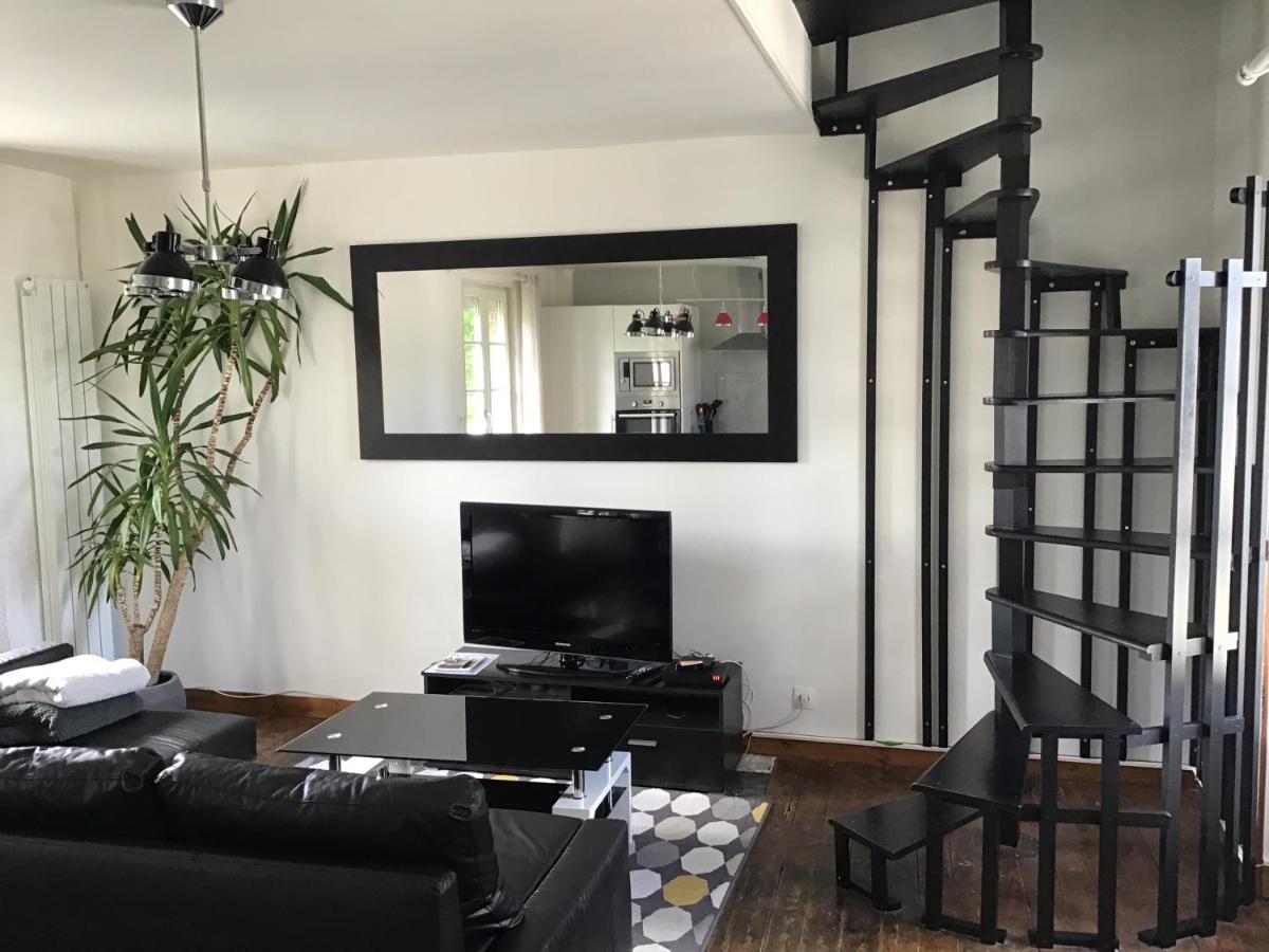 Maison De Ville באיו מראה חיצוני תמונה